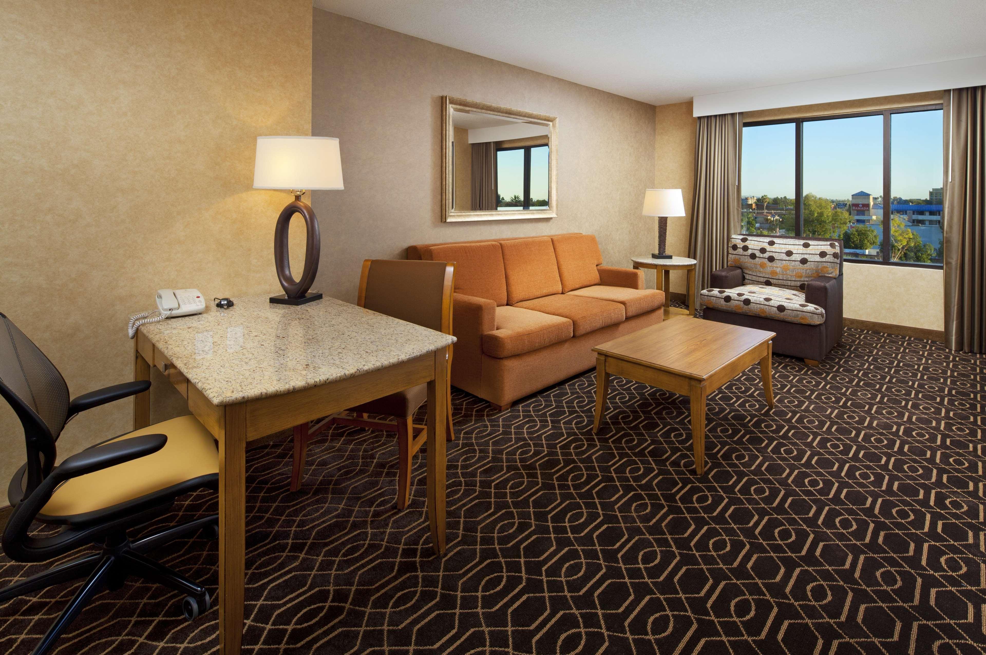 Doubletree Suites By Hilton Anaheim Resort/Convention Center Экстерьер фото