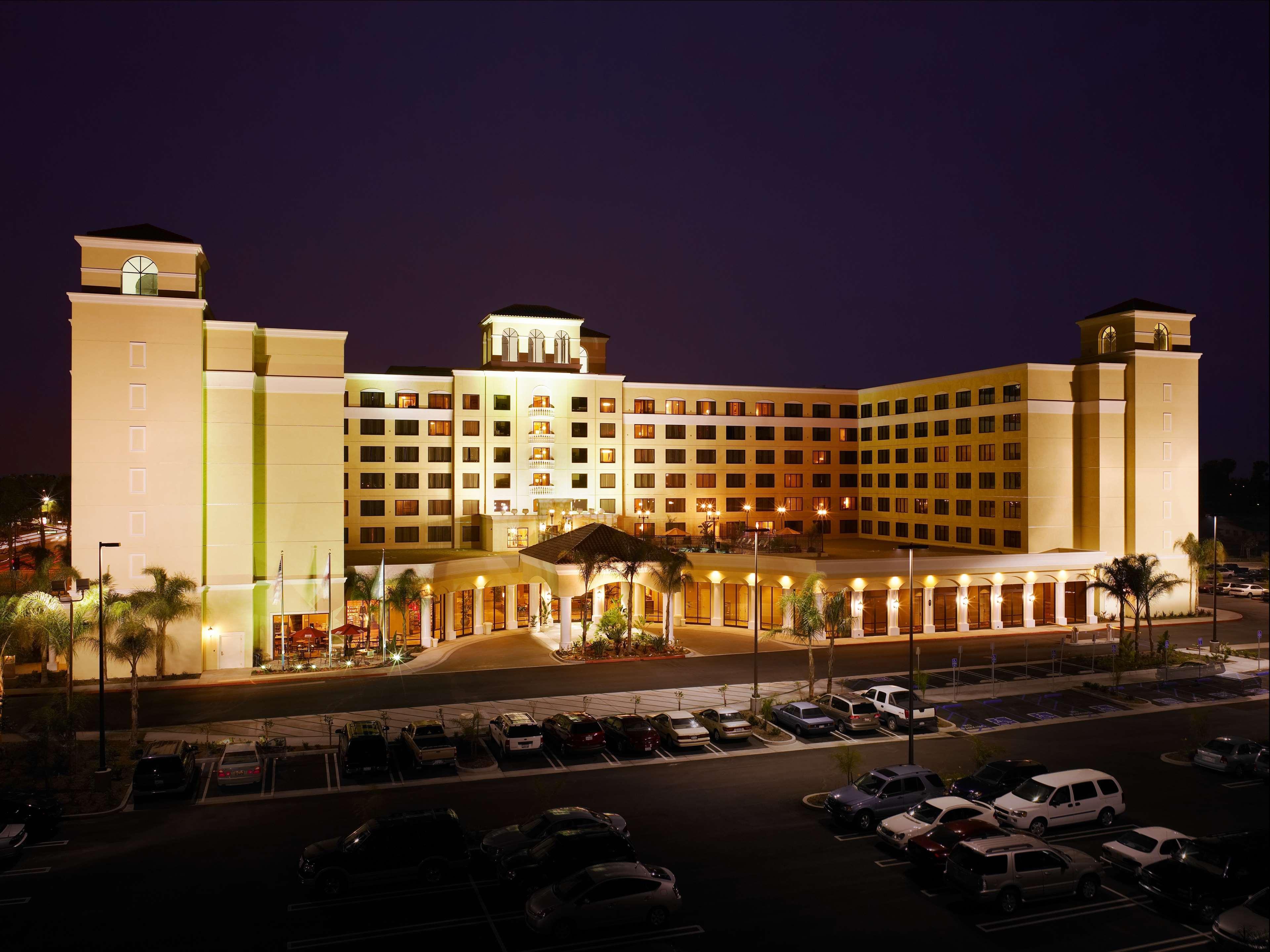 Doubletree Suites By Hilton Anaheim Resort/Convention Center Экстерьер фото