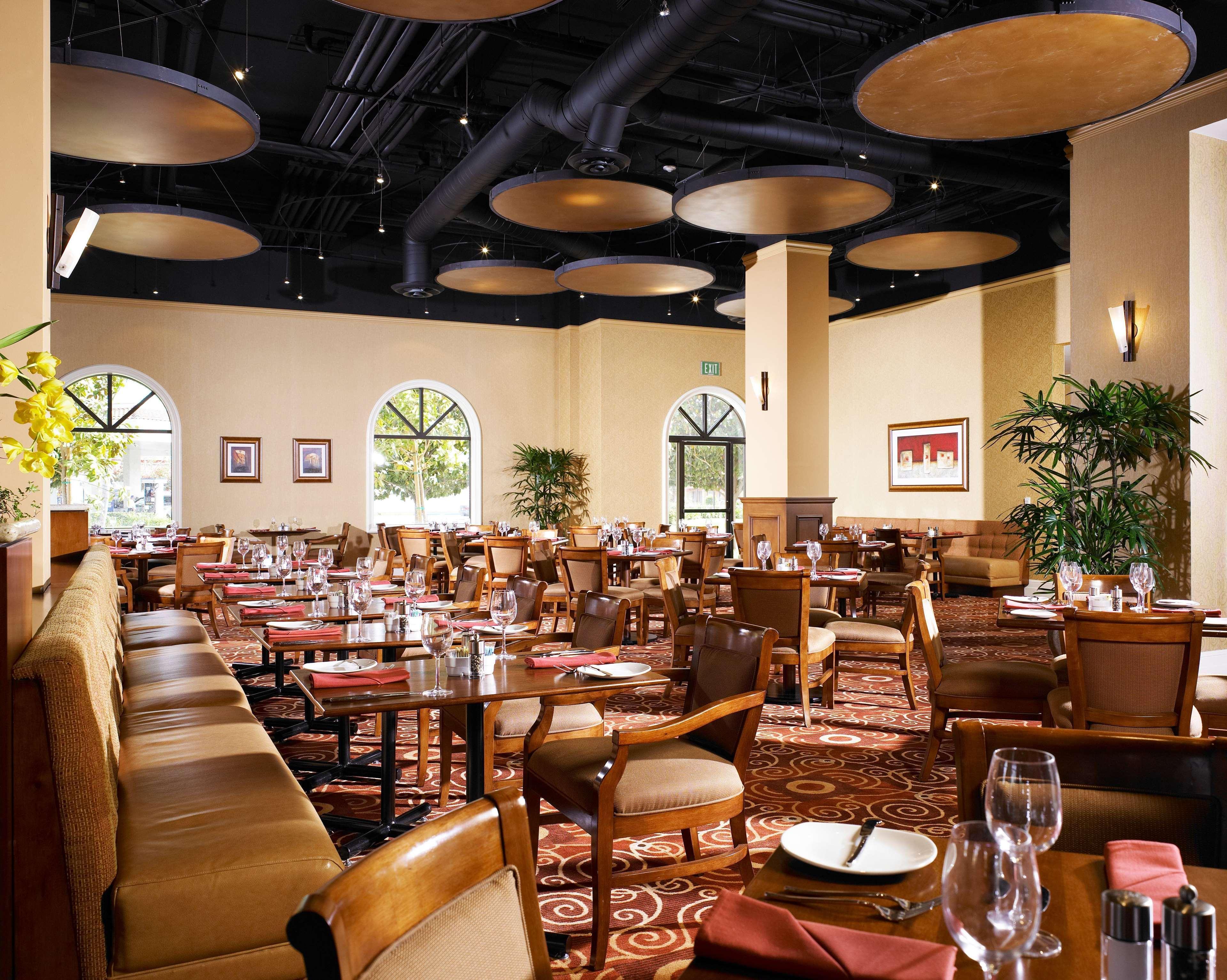 Doubletree Suites By Hilton Anaheim Resort/Convention Center Экстерьер фото